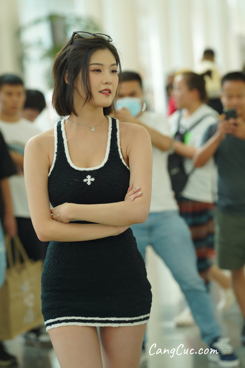 [精选街拍作品] No.5055 吊带裙程儿